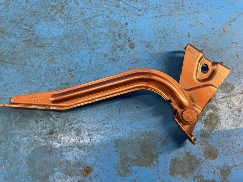 Hood hinge LEXUS LBX 23- 2024 Left