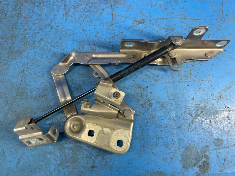 Hood hinge LAND ROVER EVOQUE 19- 2020 Left