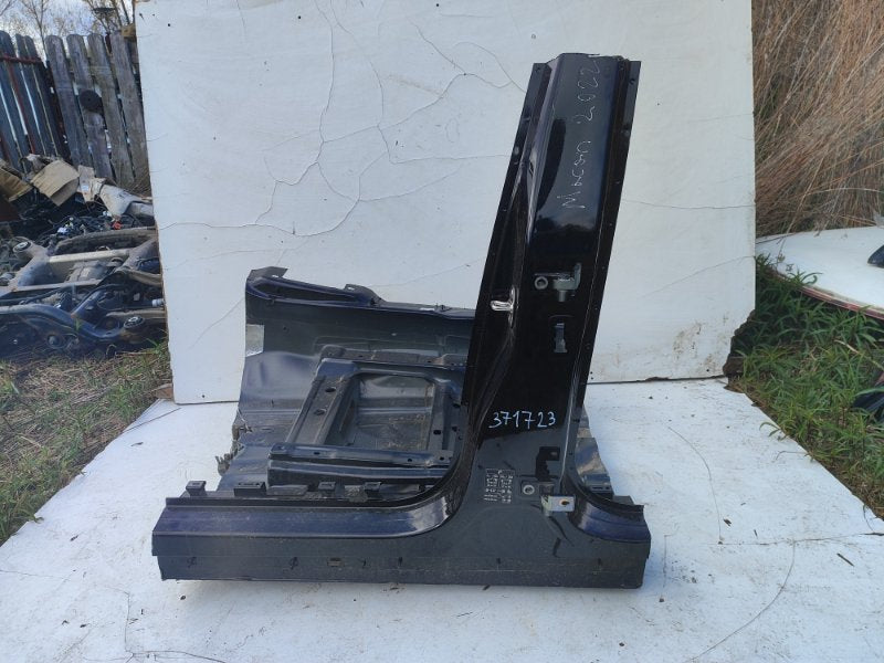 Central pillar of the body PORSCHE MACAN 18-22 2022 Left