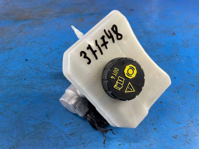 Brake master cylinder PORSCHE MACAN 18-22 2022