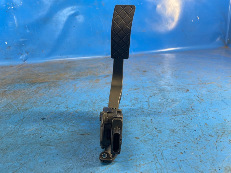Gas pedal AUDI A6 (C7) 11-18 2011