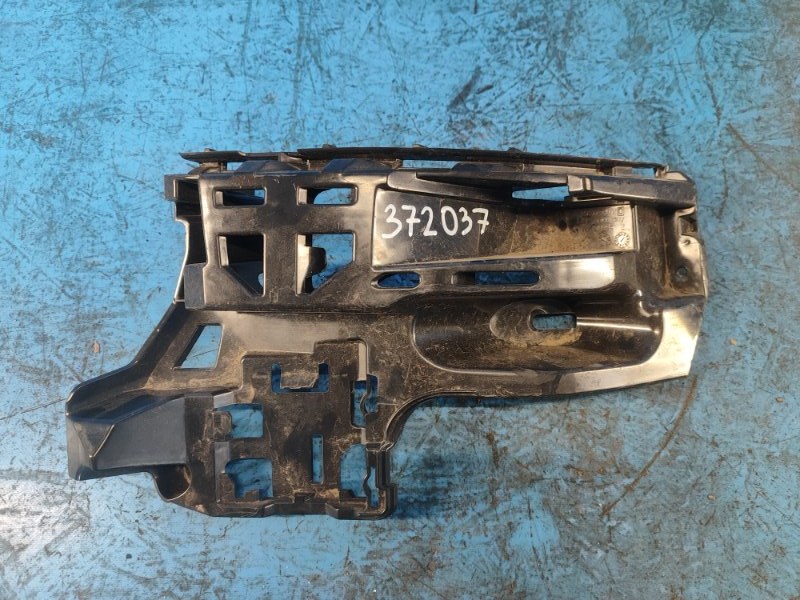Rear bumper bracket PORSCHE MACAN 18-22 2022 Right