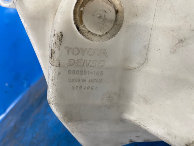 Washer reservoir TOYOTA PRIUS - 20 03-11 2003-2011