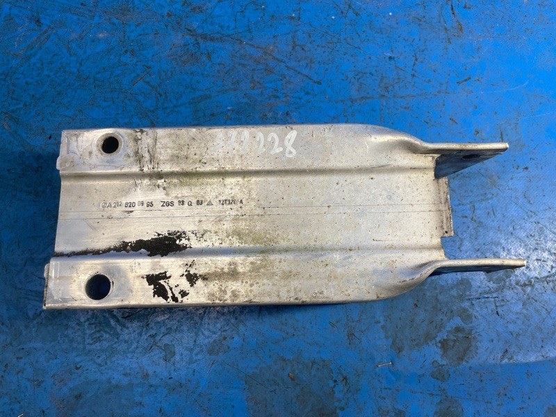 Rear bumper reinforcement bracket MERCEDES E-CLASS W212 09-16 2009-2016