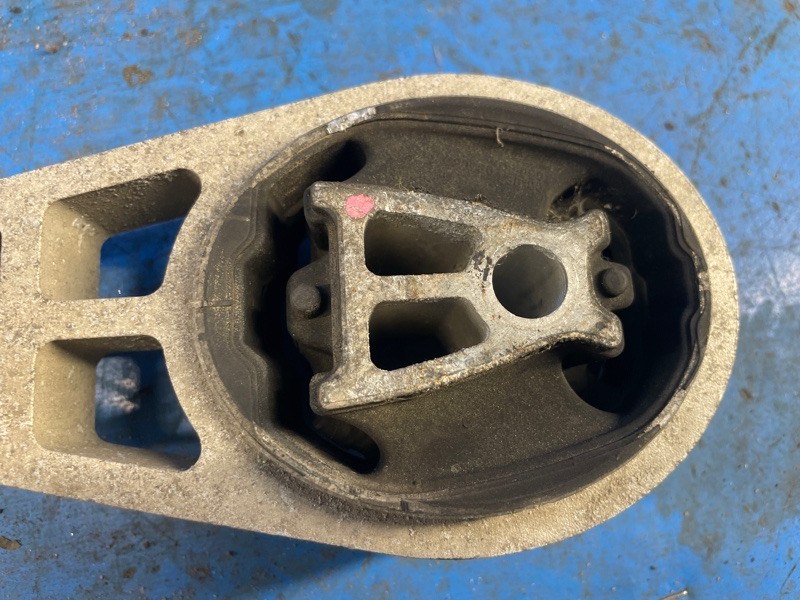 Lower engine mount SSANGYONG TIVOLI 15-19 2016