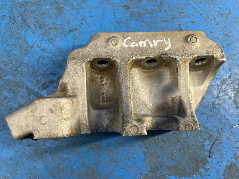 Engine mount bracket TOYOTA CAMRY 40 06-11 2008 Left