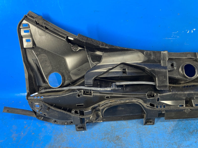 Plastic under the windshield / Jabot LEXUS LBX 23- 2024