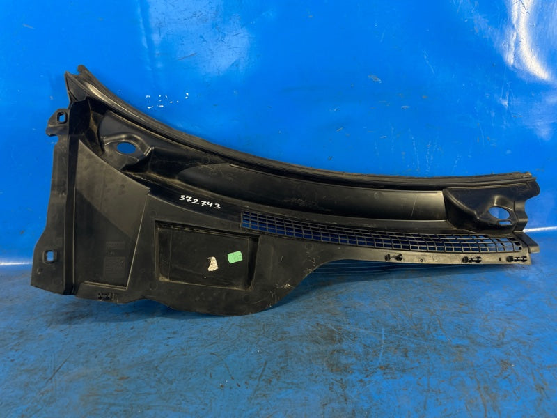 Plastic under the windshield / Jabot MINI COOPER S R56 06-14 2012