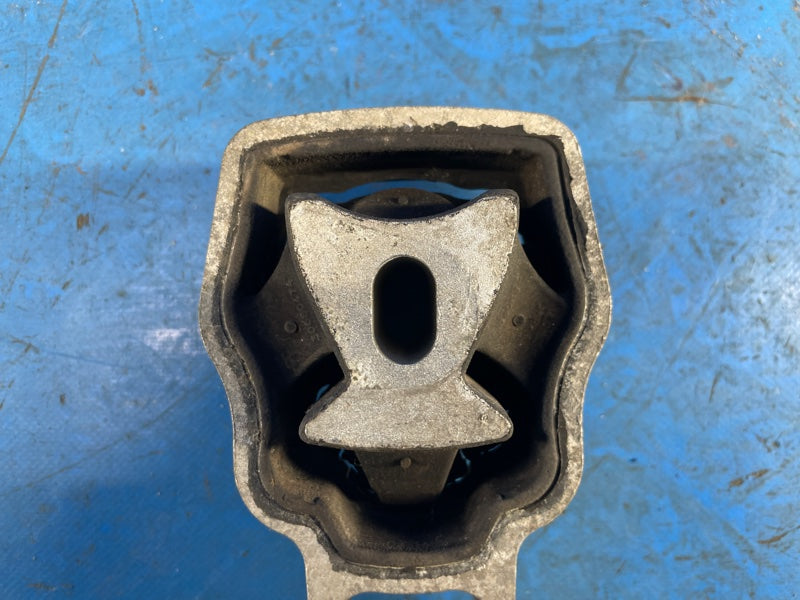 Lower engine mount LAND ROVER DISCOVERY Sport 15-19 2016