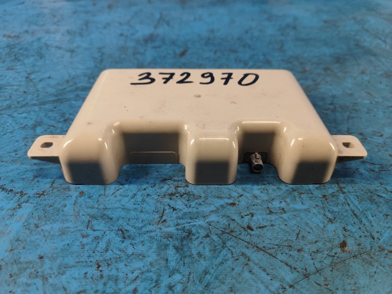 Antenna amplifier BMW 6 SERIES (F13) 12-18 2013
