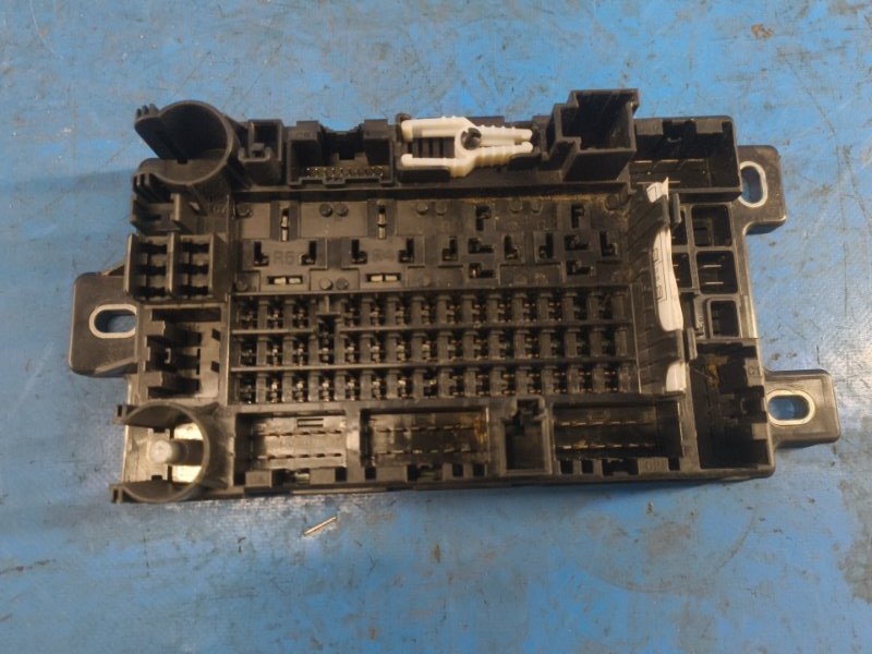 Engine compartment fuse box LAND ROVER EVOQUE 19- 2020