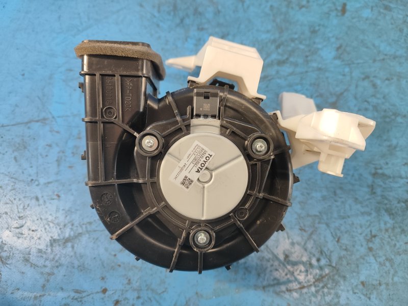 Battery cooling motor LEXUS LBX 23- 2024