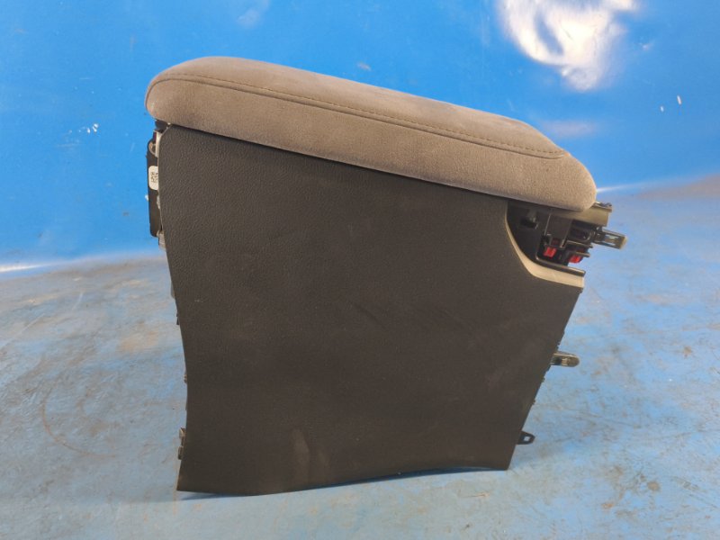 Armrest LEXUS LBX 23- 2024
