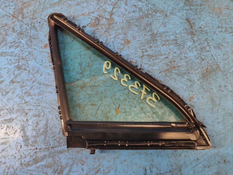 The door glass is blind LEXUS LBX 23- 2024 Front Left