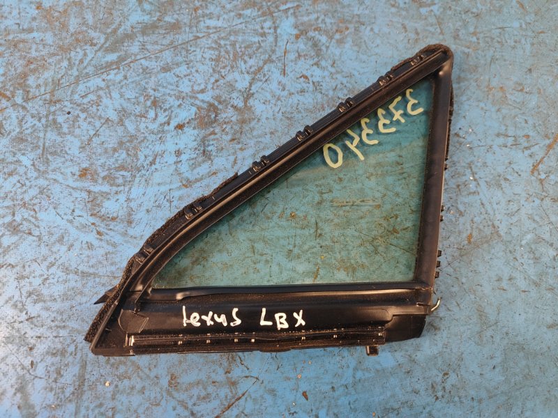 The door glass is blind LEXUS LBX 23- 2024 Front Right