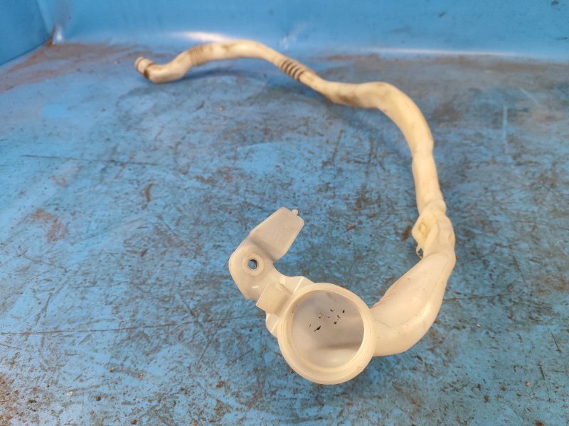 Windshield washer reservoir neck BMW 6 SERIES (F13) 12-18 2013
