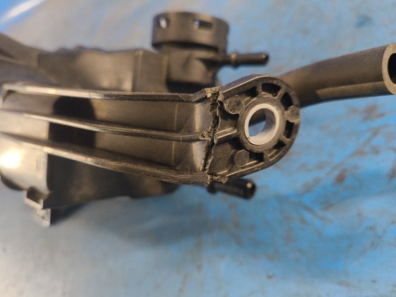 Fuel absorber PORSCHE MACAN 18-22 2022
