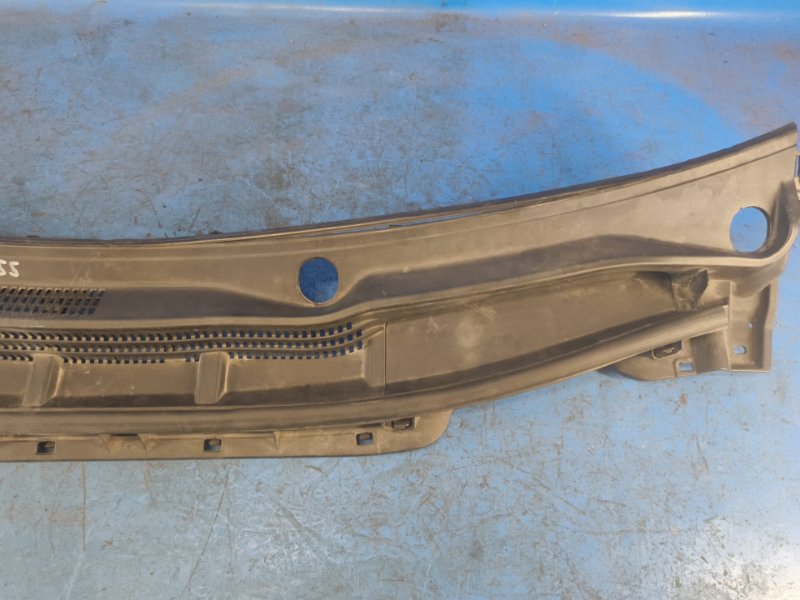 Plastic under the windshield / Jabot TOYOTA PRIUS - 30 09-17 2009-2017