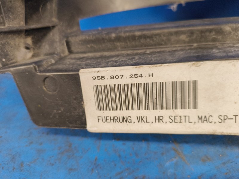 Rear bumper bracket PORSCHE MACAN 18-22 2022 Right