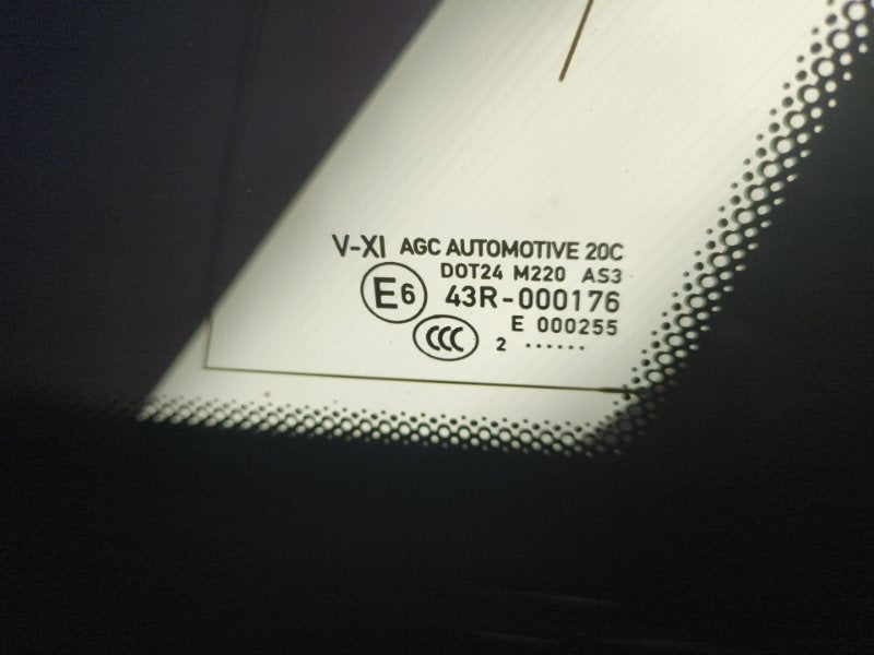 The door glass is blind PORSCHE MACAN 18-22 2022 Rear Right