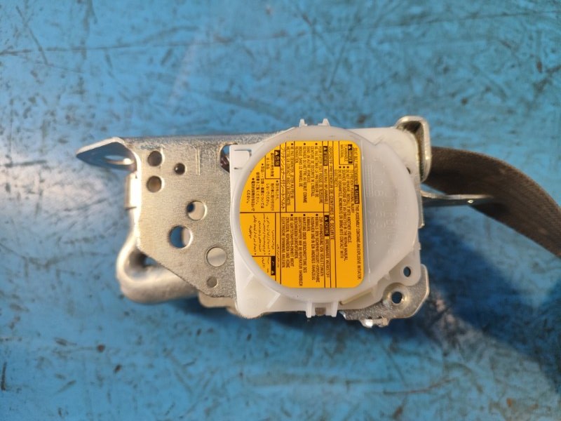 Seat belt TOYOTA PRIUS - 30 09-17 2009-2017 Front Right