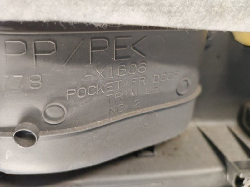 Door map TOYOTA PRIUS - 30 09-17 2009-2017 Front Left