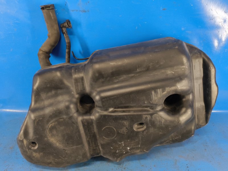 Fuel tank TOYOTA PRIUS - 30 09-17 2009-2017