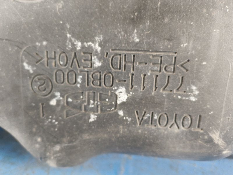 Fuel tank TOYOTA PRIUS - 30 09-17 2009-2017
