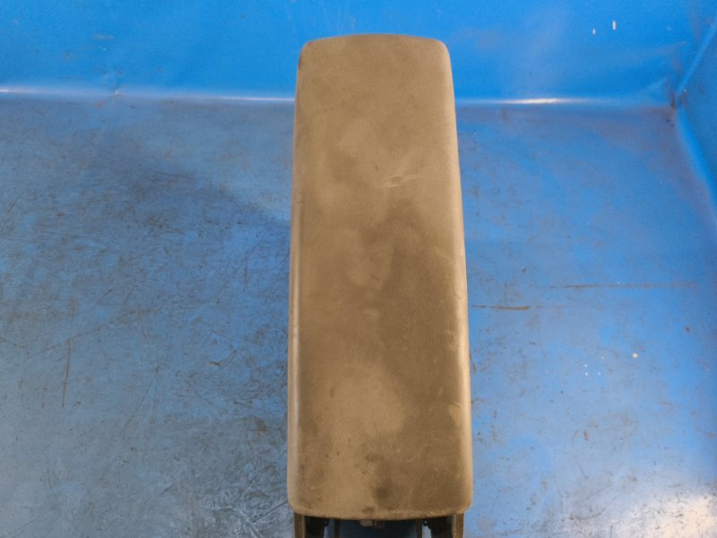 Armrest TOYOTA PRIUS - 30 09-17 2009-2017