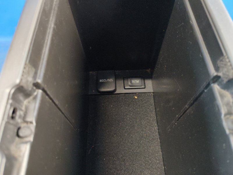 Armrest TOYOTA PRIUS - 30 09-17 2009-2017