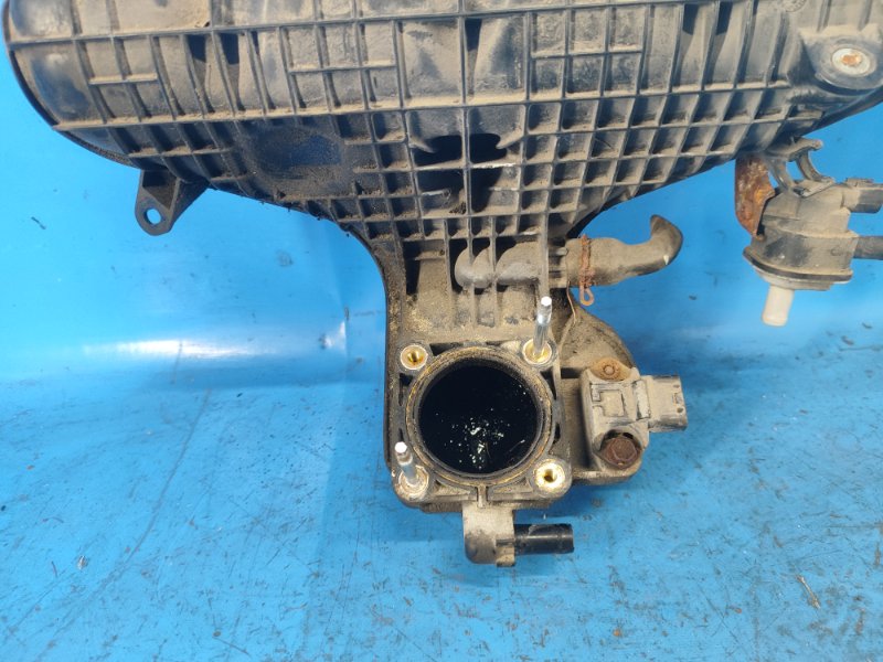 Intake manifold TOYOTA PRIUS - 30 09-17 2009-2017