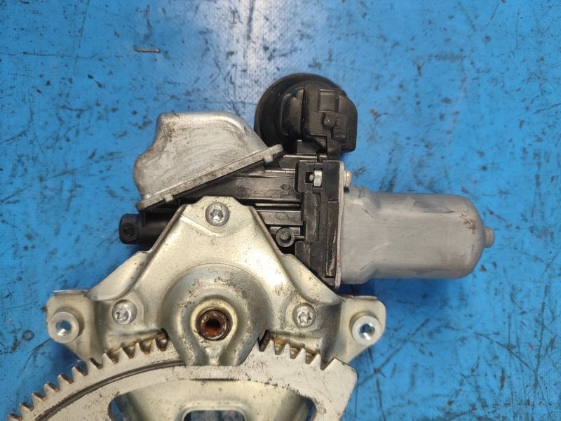Window lifter TOYOTA PRIUS - 30 09-17 2009-2017 Front Left