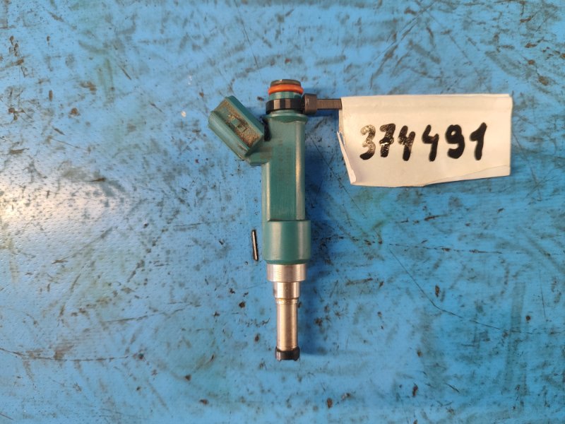 Fuel injector TOYOTA PRIUS - 30 09-17 2009-2017