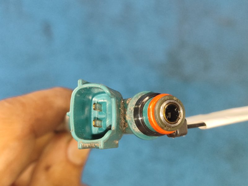 Fuel injector TOYOTA PRIUS - 30 09-17 2009-2017