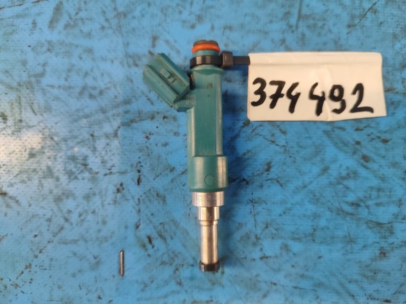 Fuel injector TOYOTA PRIUS - 30 09-17 2009-2017
