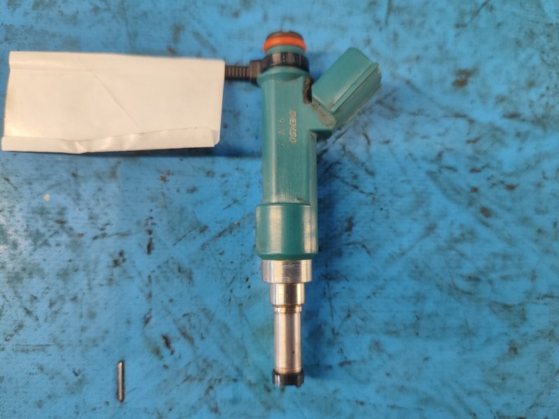 Fuel injector TOYOTA PRIUS - 30 09-17 2009-2017