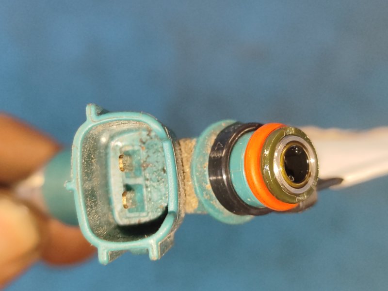 Fuel injector TOYOTA PRIUS - 30 09-17 2009-2017