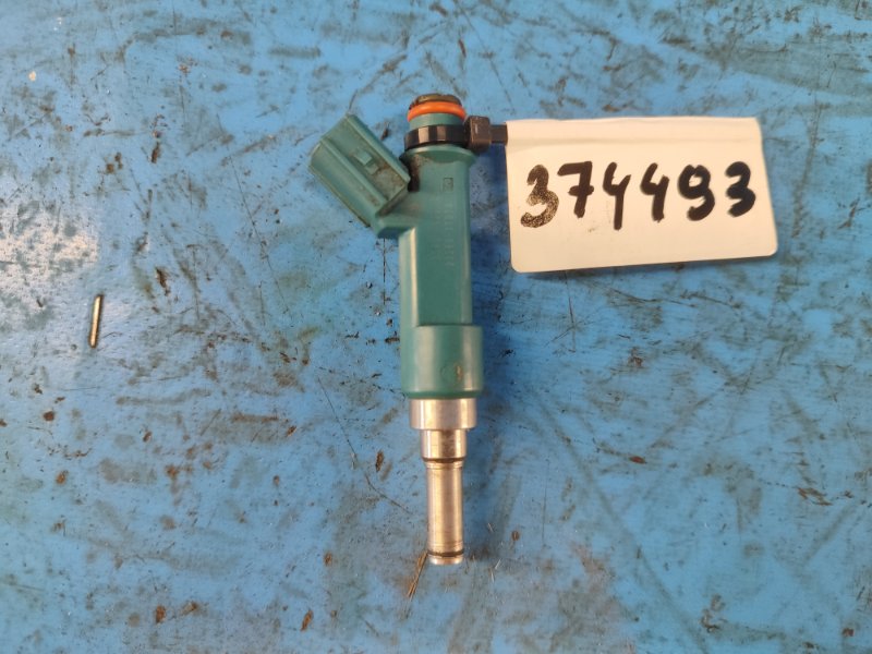 Fuel injector TOYOTA PRIUS - 30 09-17 2009-2017