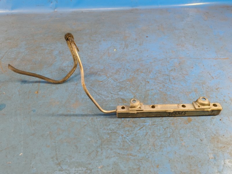 Fuel rail TOYOTA PRIUS - 30 09-17 2009-2017