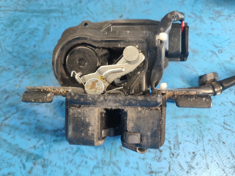 Trunk lid lock TOYOTA PRIUS - 30 09-17 2009-2017