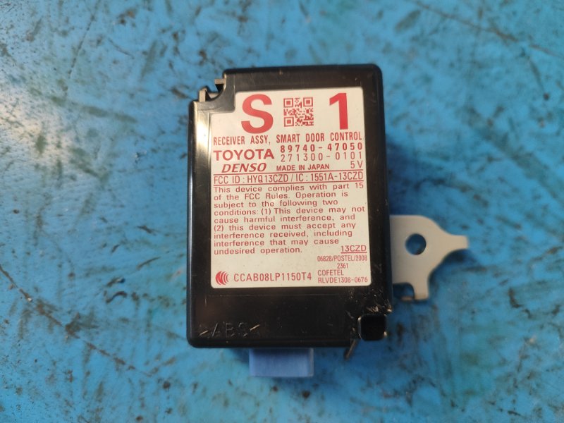 Door control unit TOYOTA PRIUS - 30 09-17 2009-2017