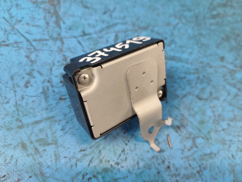 Door control unit TOYOTA PRIUS - 30 09-17 2009-2017