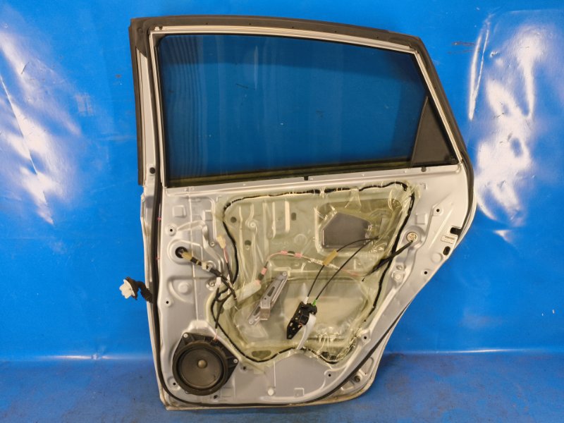 Door TOYOTA PRIUS - 30 09-17 2009-2017 Rear Right