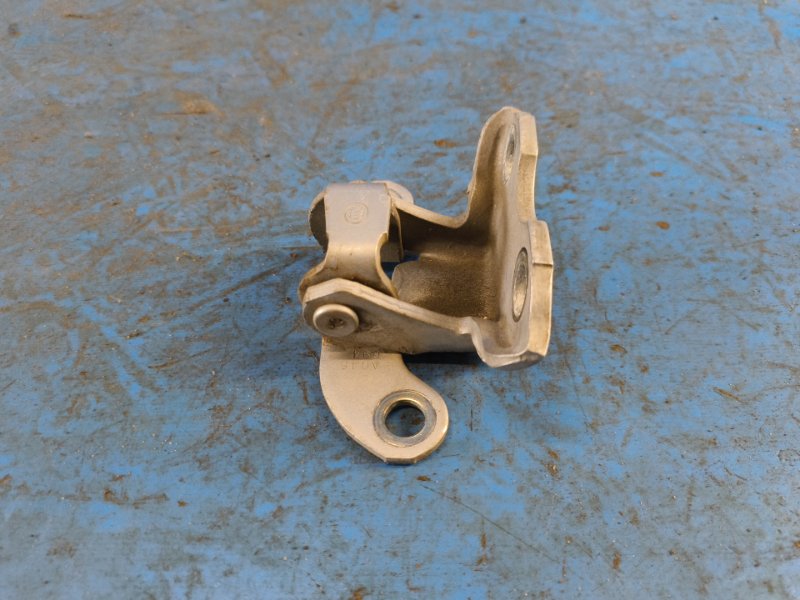 Upper door hinge TOYOTA PRIUS - 30 09-17 2009-2017 Rear Left