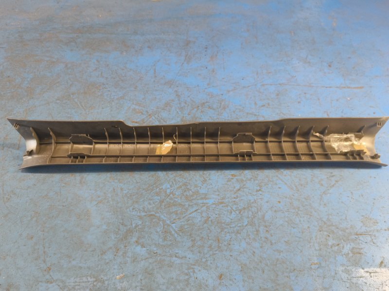 Inner threshold trim TOYOTA PRIUS - 30 09-17 2009-2017 Front Left