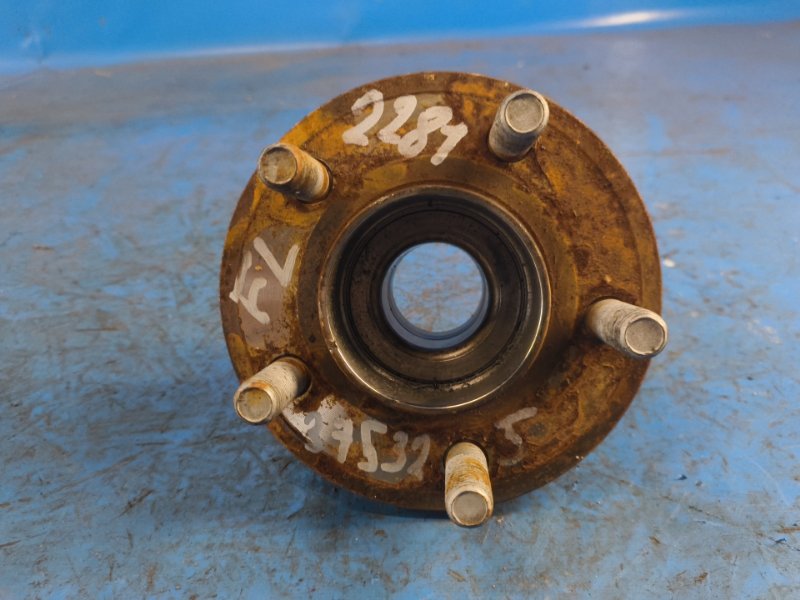 Hub FORD MUSTANG 15- 2015- Front Left