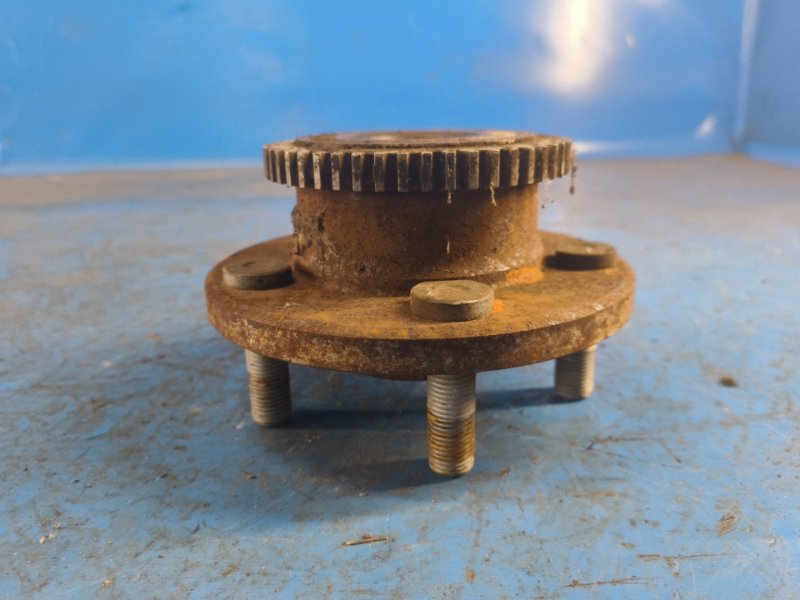 Hub FORD MUSTANG 15- 2015- Front Left