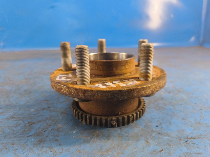 Hub FORD MUSTANG 15- 2015- Front Left