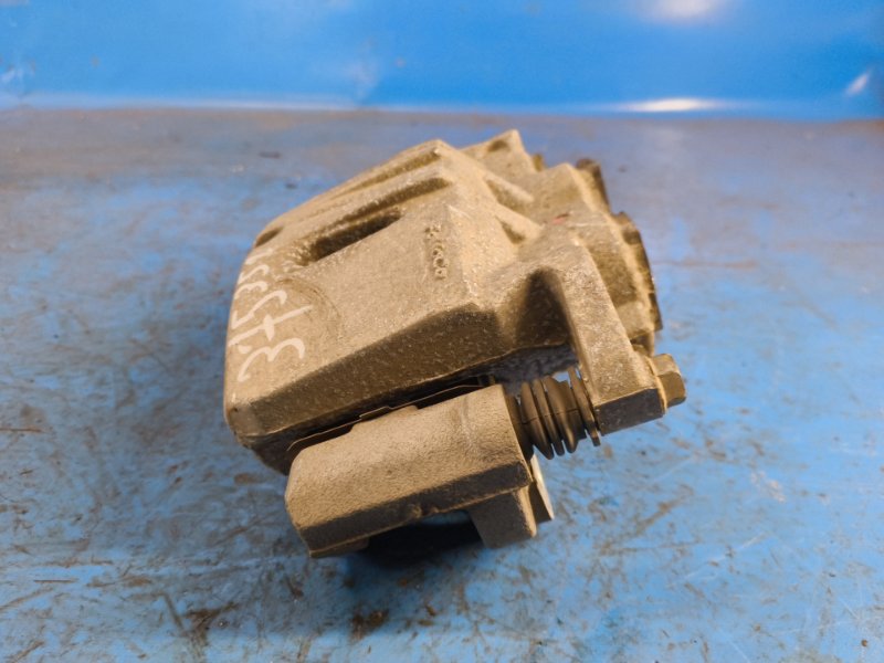 Brake caliper FORD MUSTANG 15- 2015- Front Right