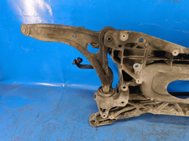 Front suspension beam LAND ROVER EVOQUE 19- 2020